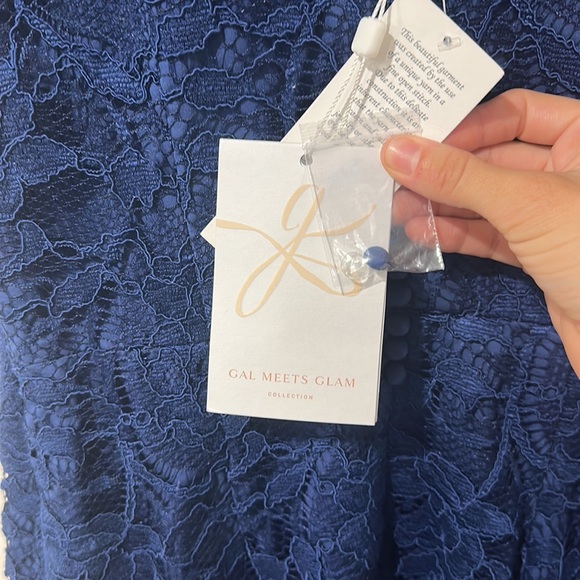 NEW • Gal Meets Glam • Women’s EVE LACE MIDI DRESS IN Navy BLUE 0 Trumpet Skirt - Picture 4 of 4